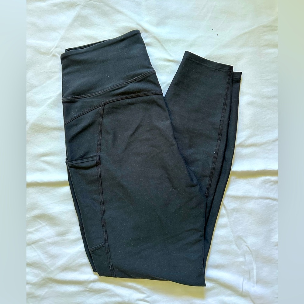 Like new LLBean hiking leggings with pockets